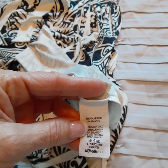 Elegant Black and White Patterned Dress - Picture 10 of 10